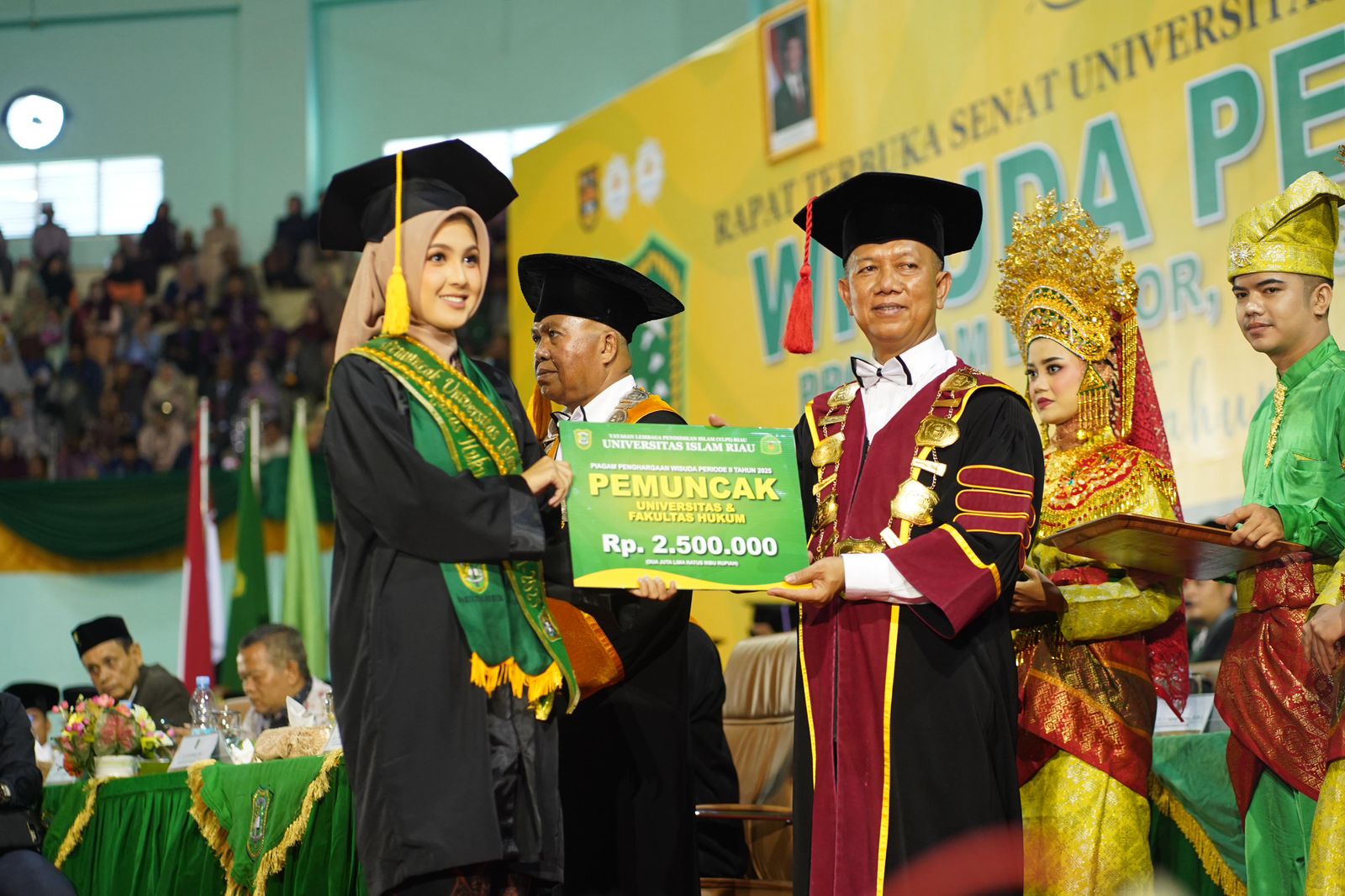 UIR Wisuda 1.008 Lulusan, Dua Orang Berasal dari Mahasiswa Internasional