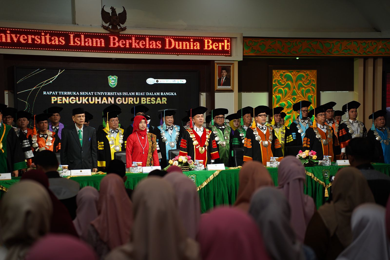 UIR Kukuhkan Dua Guru Besar Bidang Pemasaran Bisnis dan Kecerdasan Buatan