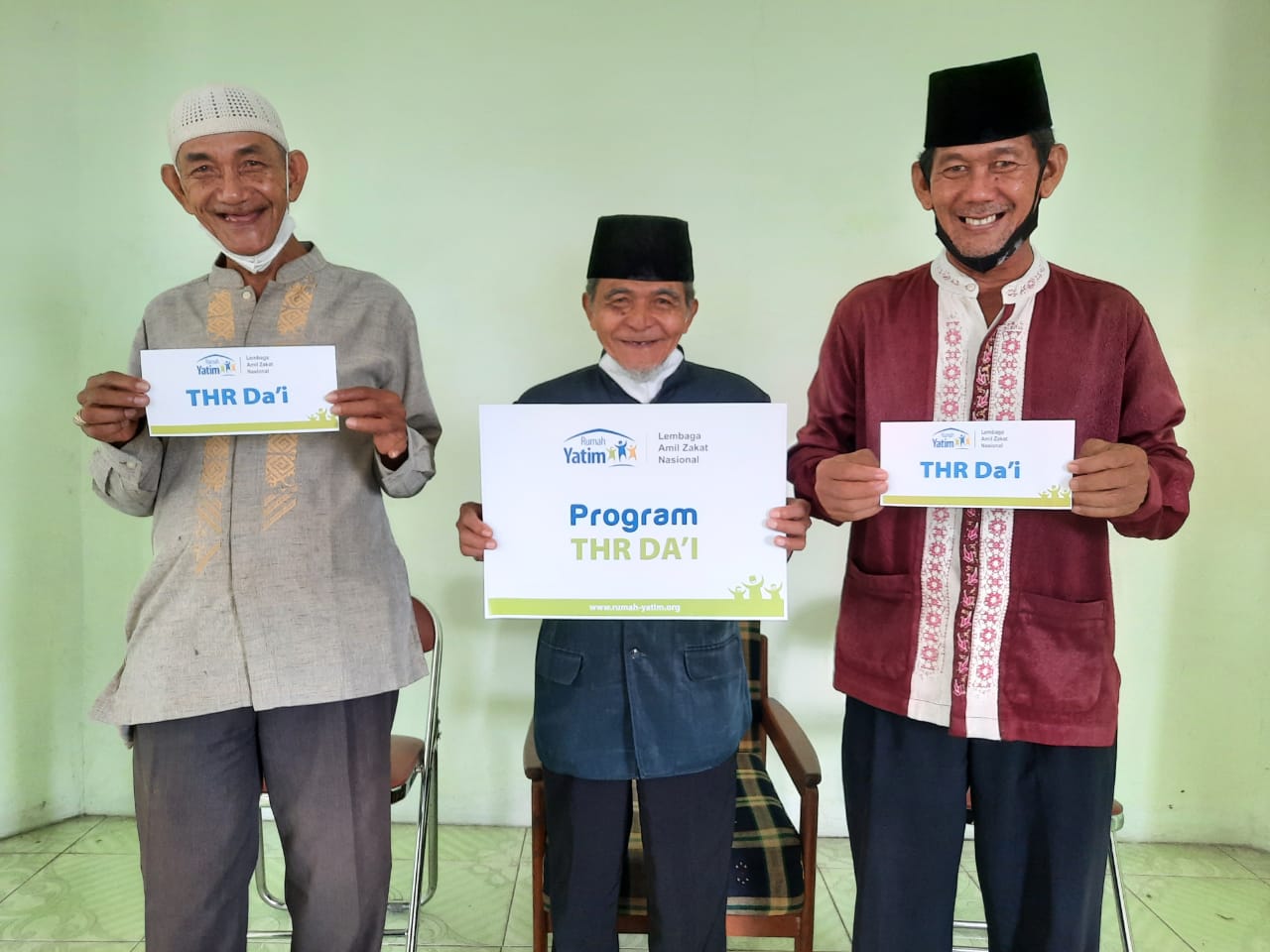 Rumah Yatim Riau Salurkan Program Bantuan THR ke Da’i IKMI