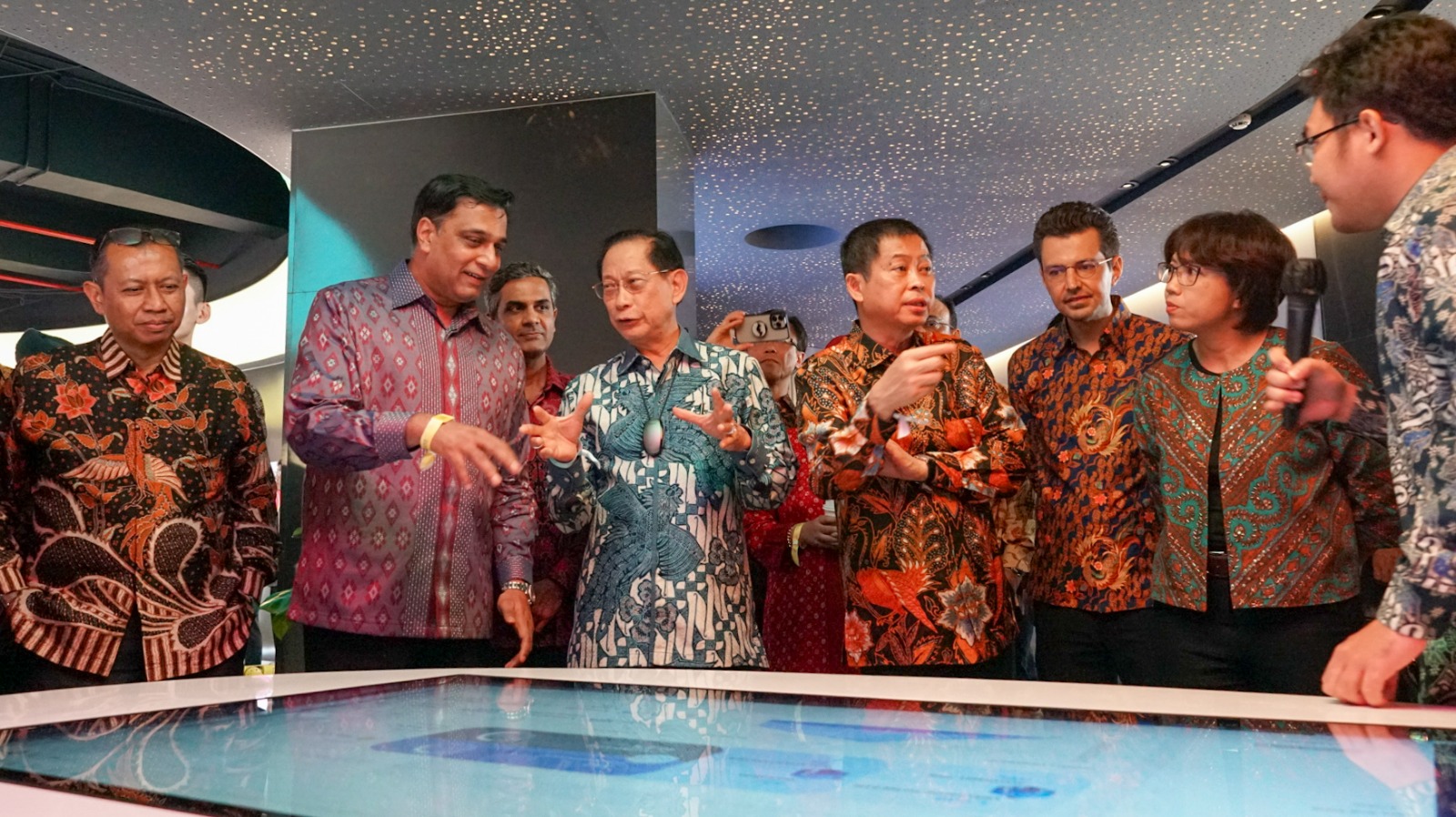 Wujudkan Peluang Tanpa Batas, Indosat Kenalkan Indosat Marvelous Xperience Center