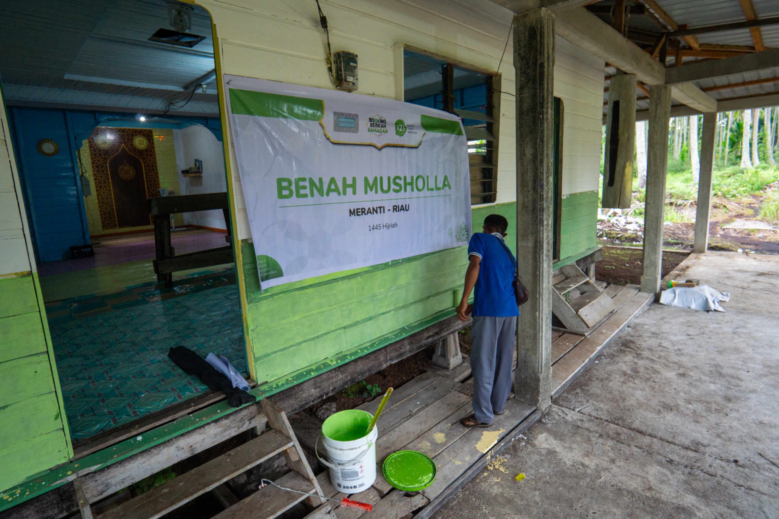 Jelang Ramadhan, IZI Riau Laksanakan Program Benah Musholla di Desa Teluk Samak