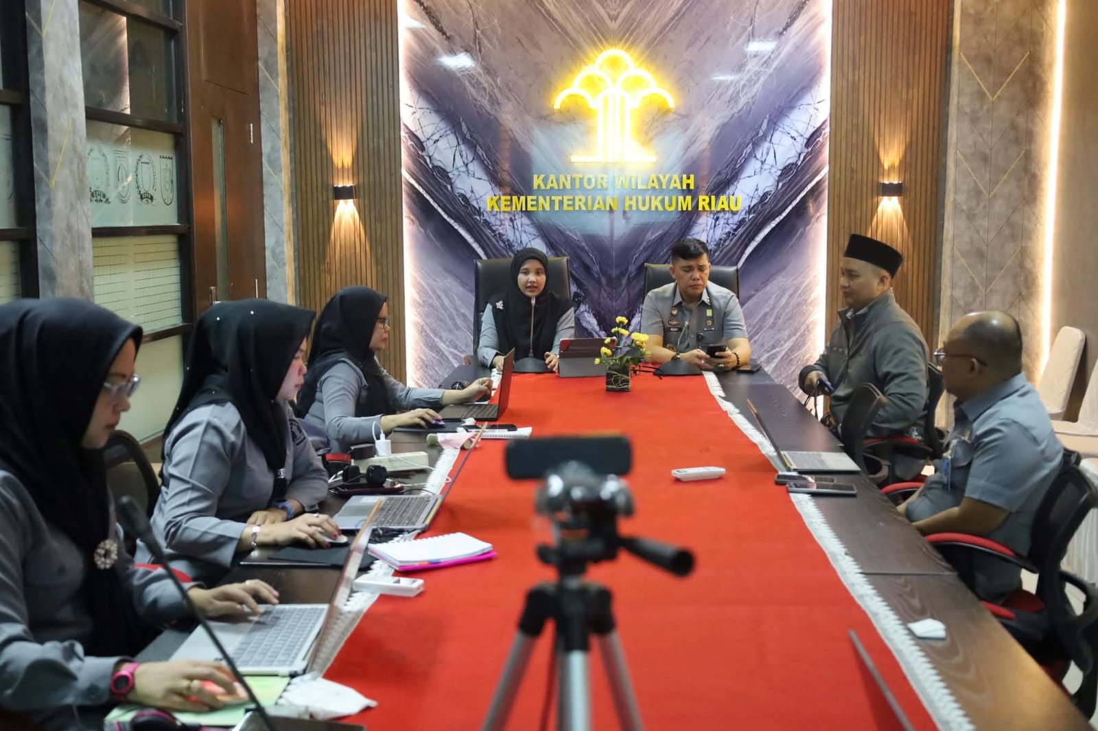 Rapat Harmonisasi Ranpergub Riau, Kanwil Kemenkum Riau Membedah Dua Draf Krusial