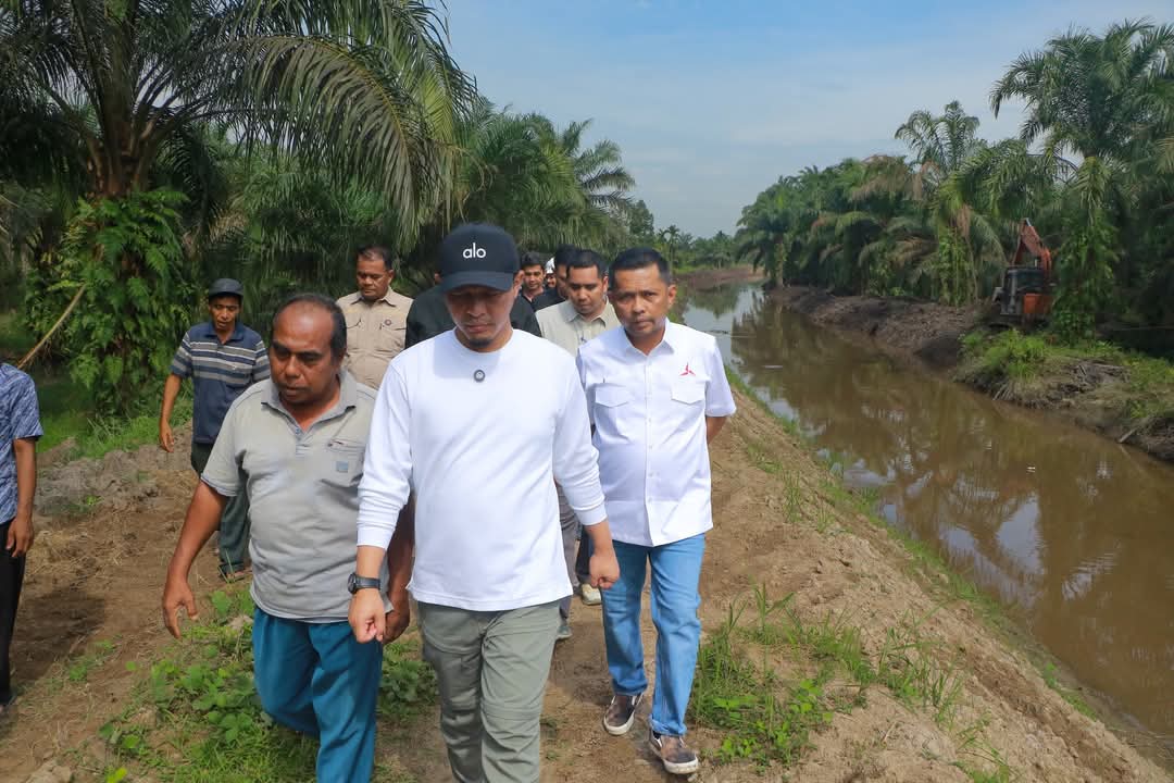 Tinjau Pembangunan Parit Belanda di Rumbai. Agung Nugroho: Beberapa Lahan Masyarakat akan Terkena Lintasan