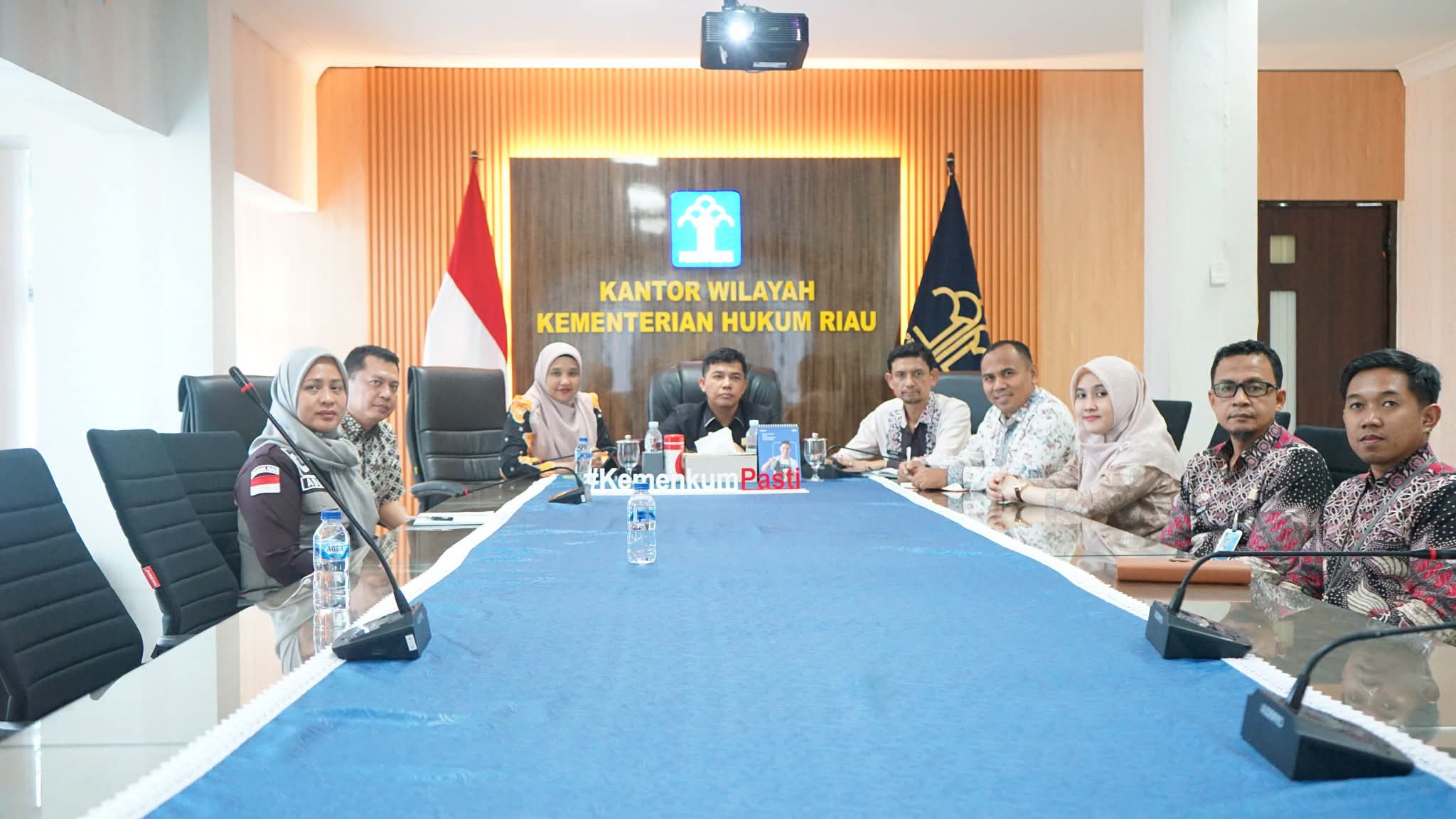 Perkuat Akuntabilitas Organisasi, Kanwil Kemenkum Riau Ikuti Analisis dan Evaluasi Peningkatan Kinerja