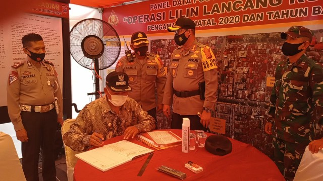 Kapolresta Pekanbaru Tinjau Pos PAM Pengamanan Natal dan Tahun Baru
