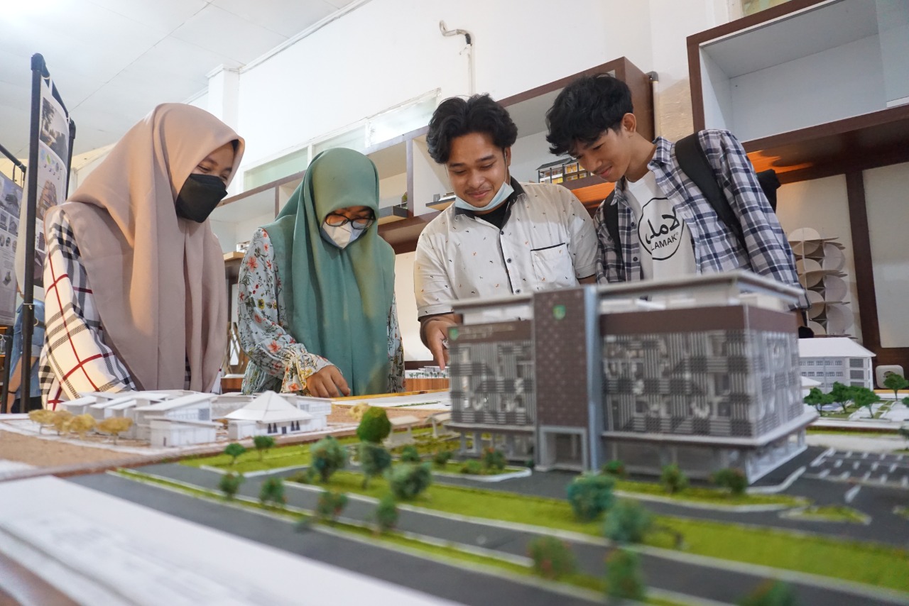 Karya-Karya Mahasiswa Prodi Arsitektur FT Unilak Tampil di Temu Lorong
