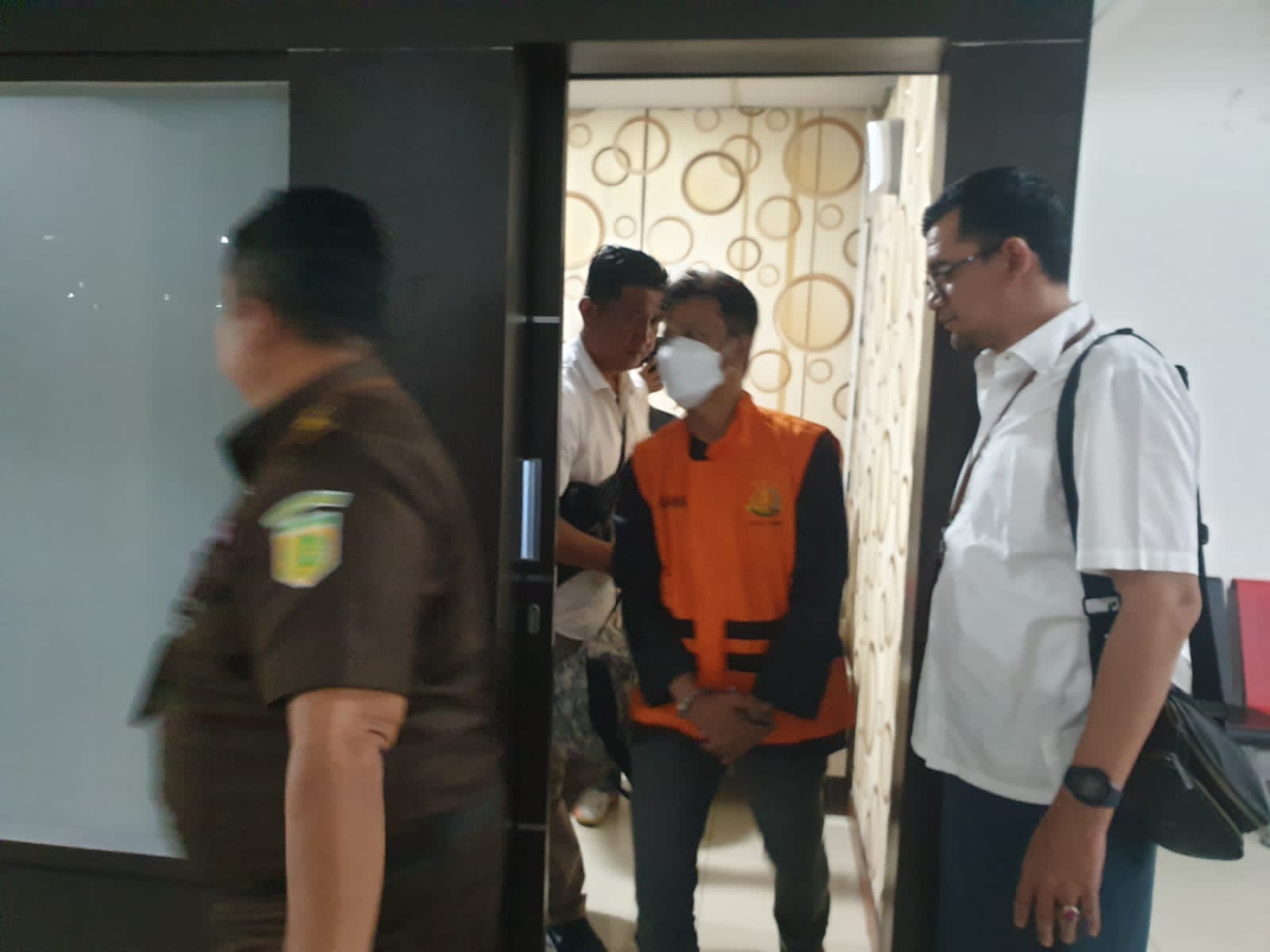 Tim Tabur Kejagung Amankan Buronan DPO Tersangka HMFA