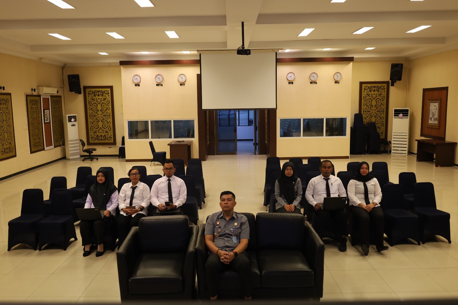 Kanwil Kemenkum Riau Ikuti Pembukaan Pelatihan Teknis Pelayanan Publik untuk Petugas Loket