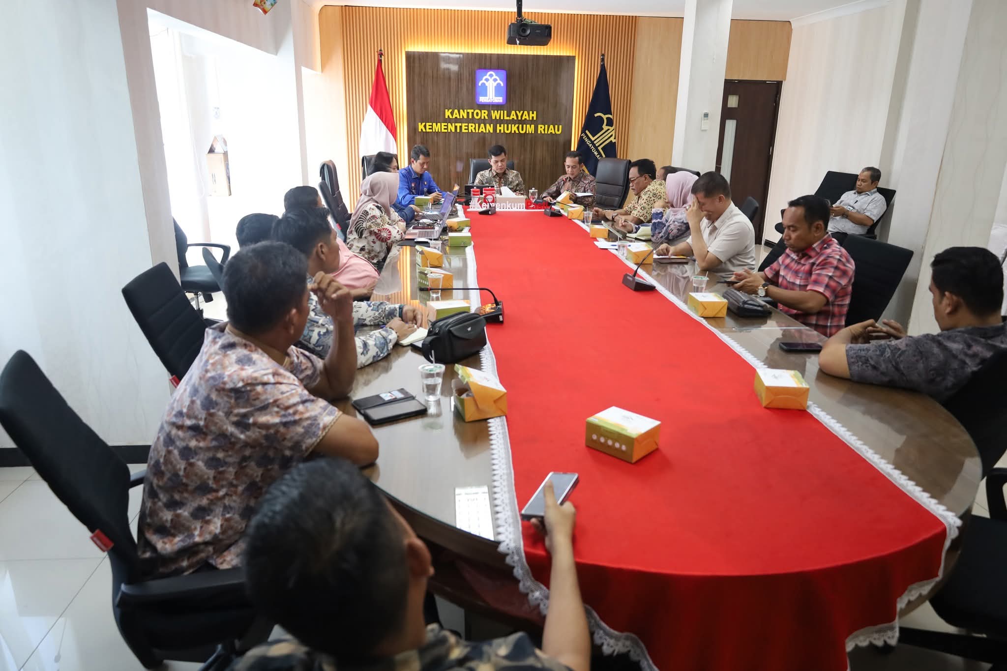 Pansus DPRD Rohul Konsultasikan Ranperda Produk Hukum Daerah ke Kemenkum Riau