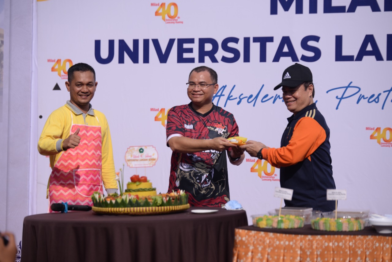 Civitas Akademika Unilak Salurkan Donasi  ke Rumah Tahfiz di Pekanbaru